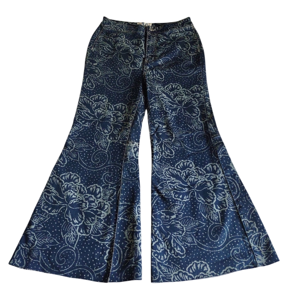 We The Free Size 30 Crop Flare Blue Jeans